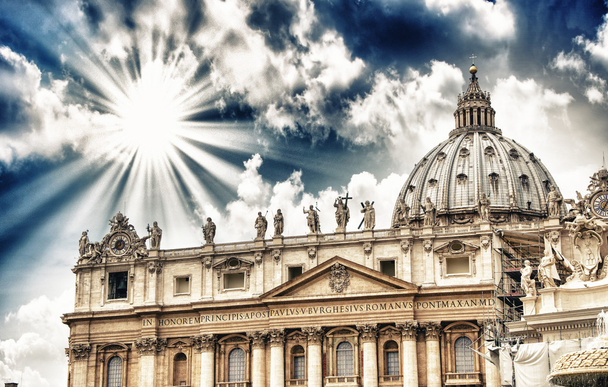Купол собору Святого Петра у Ватикані - Фото, зображення