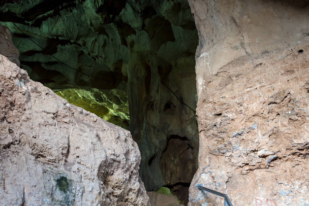 Karain Cave, Antalya, Turchia. Sito archeologico paleolitico. Regione mediterranea della Turchia. - Foto, immagini