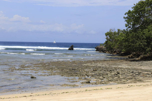 Пляж Нуса Дуа и море, Демпасар, Индонезия
 - Фото, изображение
