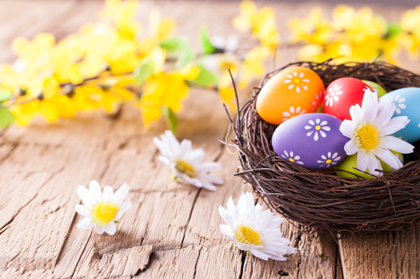 Huevos de Pascua en madera
 - Foto, imagen