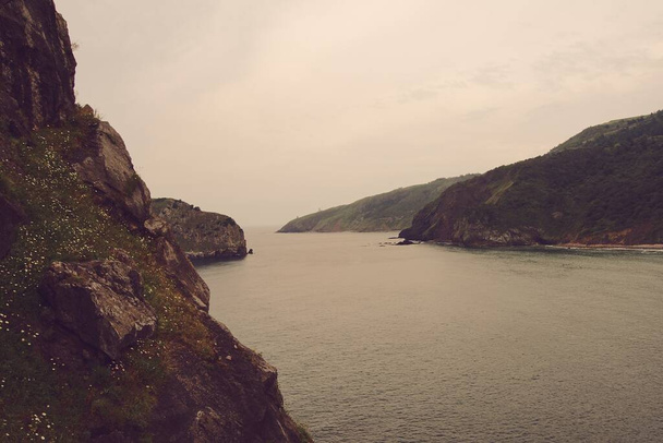 A beautiful view of a rocky coastline - Zdjęcie, obraz