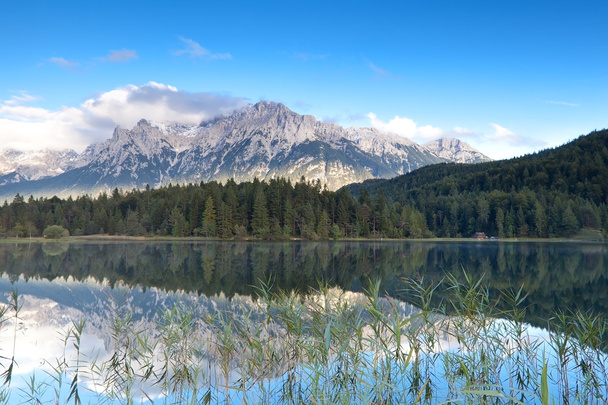 Karwendel hegység és lautersee tó - Fotó, kép