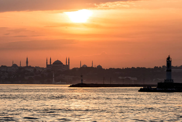 Hagia Sophia em Istambul. O monumento mundialmente famoso da arquitetura bizantina. Vista da Catedral de Santa Sofia. Museu Ayasofya (Hagia Sophia), Istambul, Turquia
. - Foto, Imagem
