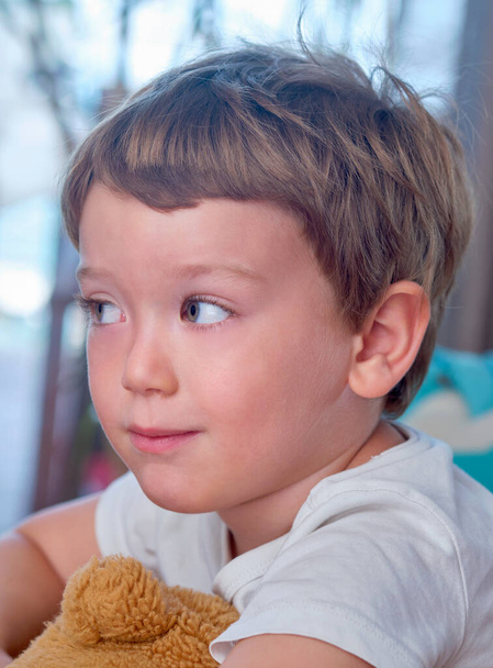 4 éves férfi gyermek portré - Fotó, kép