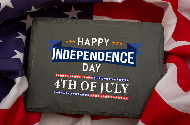 Día de la Independencia 4 de julio Celebración con bandera de Estados Unidos en el fondo
. - Foto, imagen