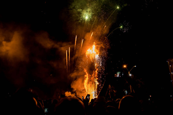 καύση της παραδοσιακής φωτιάς φεστιβάλ της Βραζιλίας τον Ιούνιο, "Festa Junina" - Φωτογραφία, εικόνα