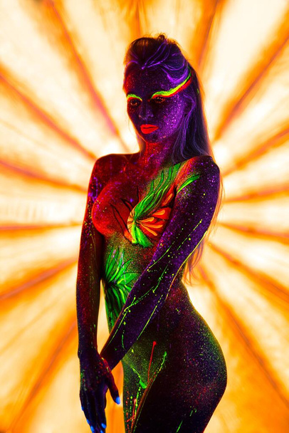 Naked lady with bright neon body art - Zdjęcie, obraz