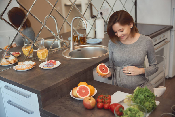Only fresh and healthy food suitable for the future baby - Фото, зображення