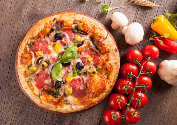 Pizza fraîche
 - Photo, image