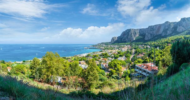 View of the gulf of Mondello and Monte Pellegrino, Palermo, Sicily island, Italy - Фото, изображение