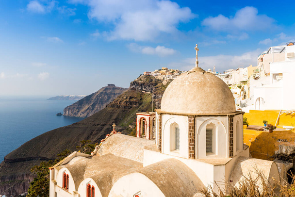 Capilla ortodoxa en Fira en Santorini, Las Cícladas en Grecia
 - Foto, Imagen