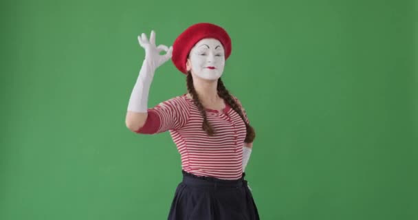 Mime artist giving ok hand sign - Footage, Video