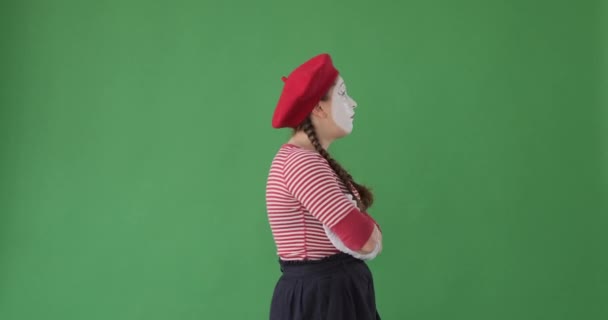 Walgelijke mime artiest probeert iets slechts te negeren - Video