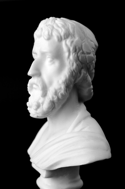 Sophocle (496 av. J.-C. - 406 av. J.-C.) était un poète grec tragique de la classe
 - Photo, image