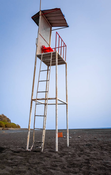 Lifeguard tower chair in Fogo Island, Cape Verde, Africa - Фото, зображення