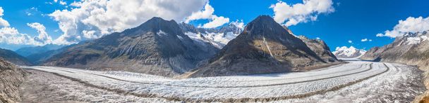 ハイキング道だけでアレッチュ氷河のパノラマビュー, Jungfru地域,スイス - 写真・画像