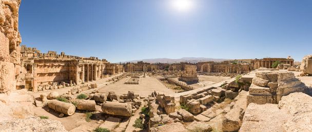 Veistetty koristeet antiikin roomalainen temppeli Jupiter, Baalbek perintö paikka, Libanon. - Valokuva, kuva