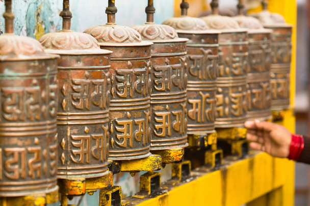 Rodas de oração budistas tibetanas
 - Foto, Imagem