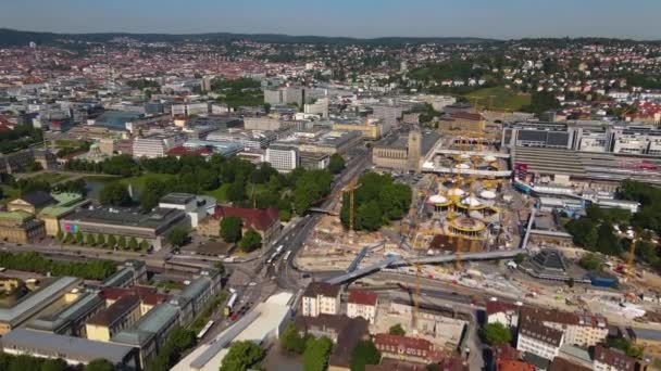 Letecký pohled na město Stuttgart v Německu - Záběry, video