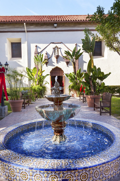 Mexican Tile Fountain Garden Mission San Buenaventura Ventura Ca - Foto, Imagen