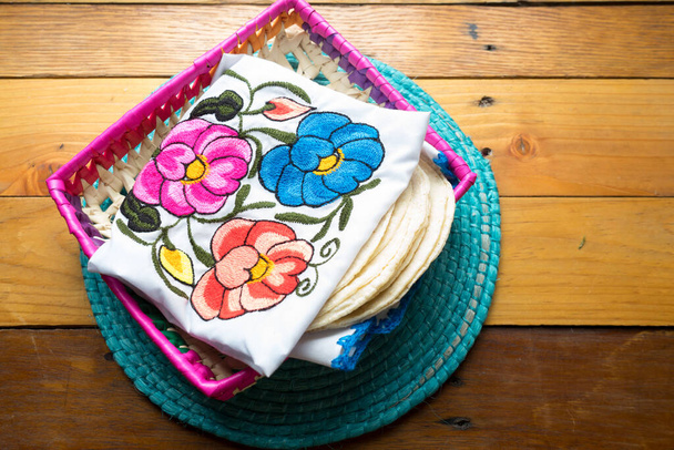 Традиционные мексиканские лепёшки
 - Фото, изображение