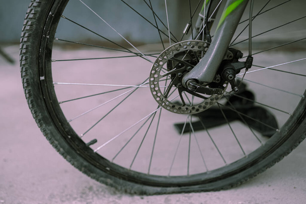 Punctured Flat Wheel Bicycle Chamber - Foto, Imagem