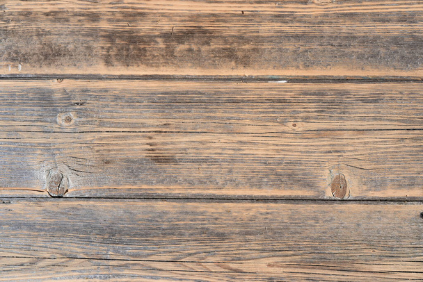 Light beige wooden table. Wooden background, lots of space for writing. Open space. The texture of the boards. - Foto, immagini
