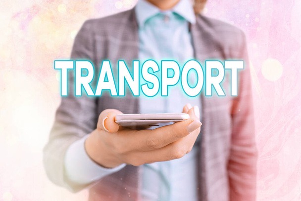 トランスポートを示す概念的な手書き。ある場所から別の場所へトラックやフェリーで乗客を運ぶビジネス写真タッチスクリーンデジタルマーキングビジネスの重要な詳細. - 写真・画像