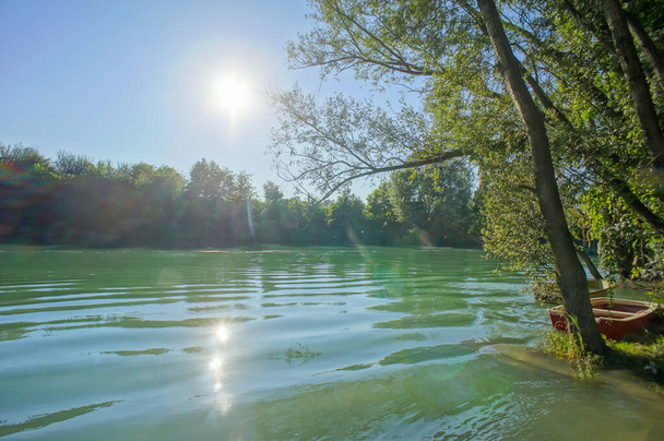 Divoká řeka Brenta v severní Itálii v létě 2014 - Fotografie, Obrázek