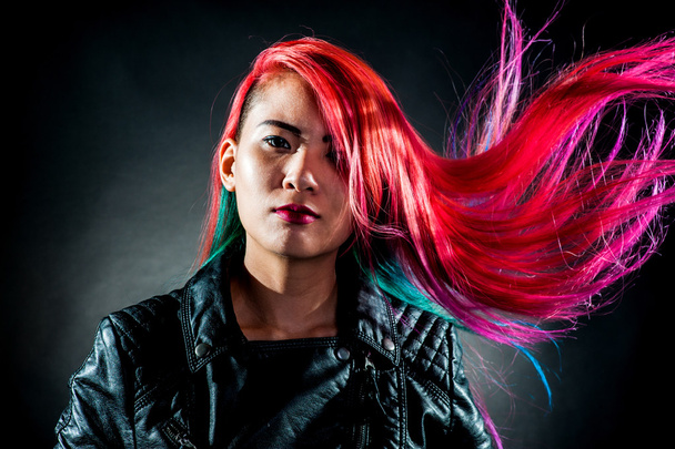 lány mozgalom színes haj csodálatos - Fotó, kép