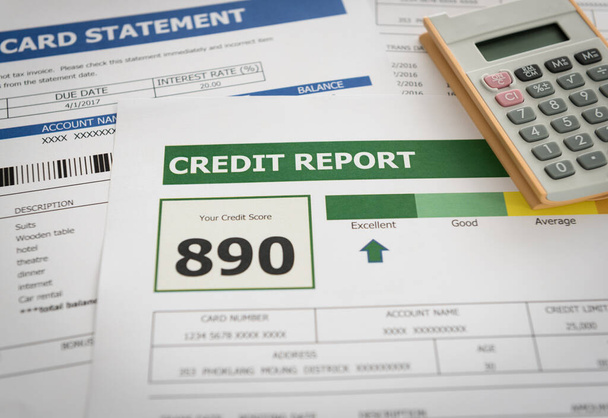 relatório de crédito e documento de histórico de pagamento da dívida na mesa
. - Foto, Imagem
