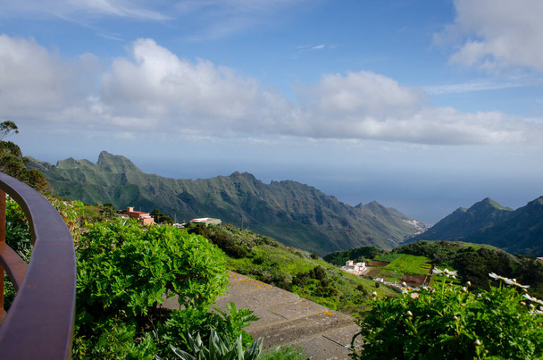 Santa Cruz de Tenerife 'deki Anaga Kırsal Parkı manzarası. Kanarya Adaları. İspanya. - Fotoğraf, Görsel