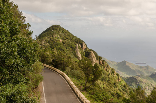 Vistas del paisaje del Parque Rural Anaga, en Santa Cruz de Tenerife. Islas Canarias. España
. - Foto, imagen