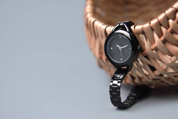 Montre-bracelet classique en métal pour fille - Photo, image