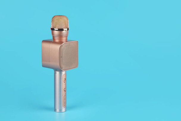 Bezprzewodowy przenośny mikrofon bluetooth z głośnikiem - Zdjęcie, obraz