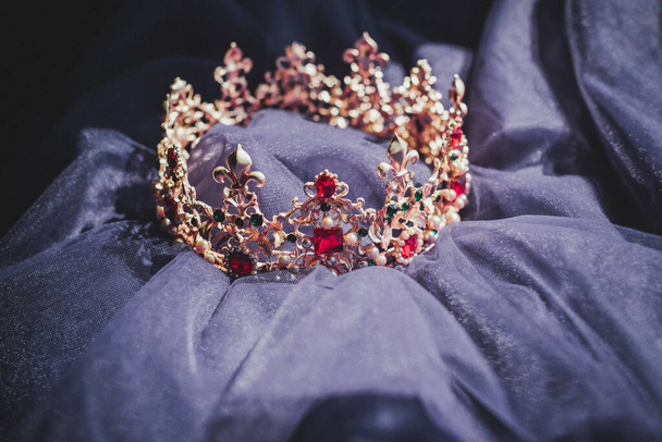 luxury crown, fashionable rich style for ladies - Фото, изображение