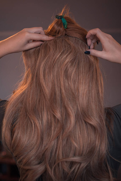 Peruklar, saçlar. Kadınların güzellik anlayışı - Fotoğraf, Görsel