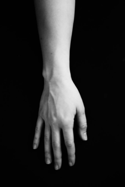 Details of body black and white portrait of beautiful girl - Valokuva, kuva