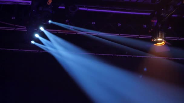 Stage spotlights in huge studio lighting from ceiling - Footage, Video