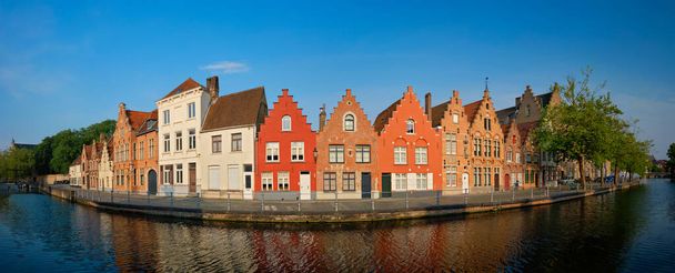 Kanál a staré domy. Bruges Brugge, Belgie - Fotografie, Obrázek