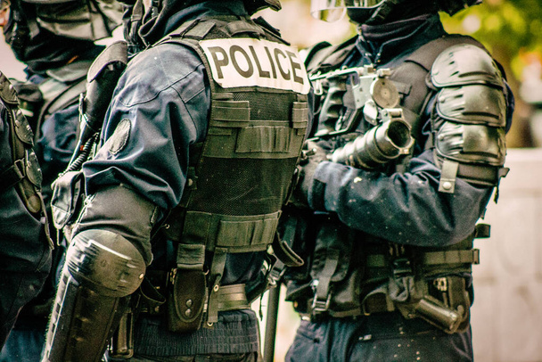 Zbliżenie wyposażenia sił specjalnych Francuskiej Policji Narodowej - Zdjęcie, obraz