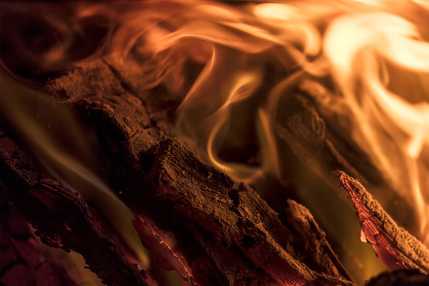 burning fire in the fireplace - Valokuva, kuva
