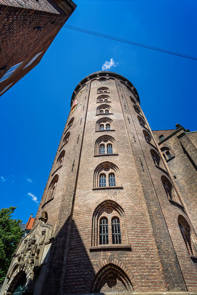 Круглая башня церкви Троицы в центре Копенгагена, Дания, 18 июля 2019 года
 - Фото, изображение