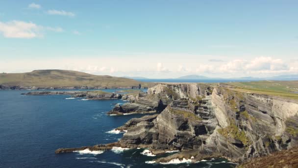 letecké záběry Kerry Cliffs v kruhu Kerry, Irsko - Záběry, video