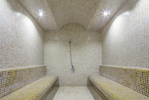 Salle de bains. Grand hammam avec spa dans un hôtel de luxe. - Photo, image