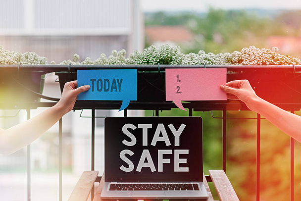 Conceptual hand writing showing Stay Safe. Business photo text secure from threat of danger, harm or place to keep articles Empty bubble chat sticker mock up emphasizing personal idea. - Fotoğraf, Görsel