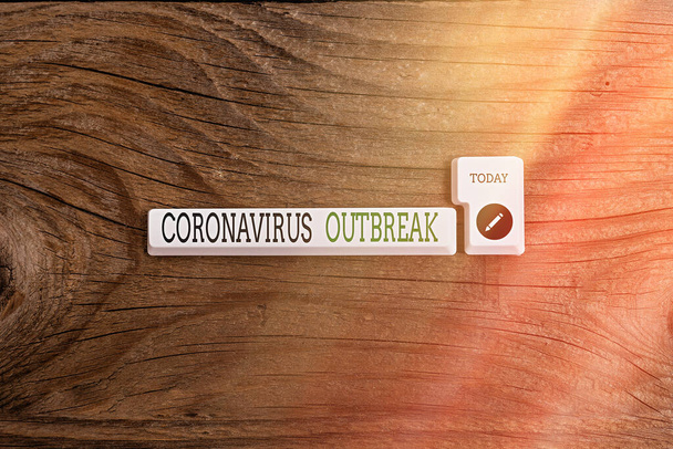 Segno di testo che mostra l'epidemia di Coronavirus. Foto concettuale malattia infettiva causata dal tasto tastiera COVID19 Pc appena scoperto con carta nota vuota sopra lo spazio di copia di sfondo. - Foto, immagini