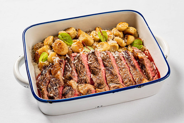 beef steak with roasted potatoes - Fotografie, Obrázek