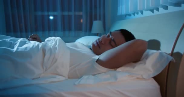 asian man sleep well - Filmmaterial, Video