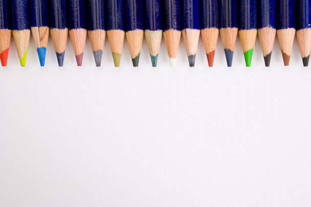 Artistes aquarelle crayons gros plan avec espace de copie
 - Photo, image